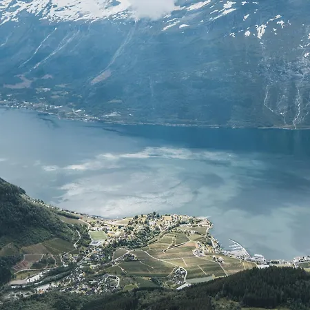 Trolltunga Atmosphere * Odda