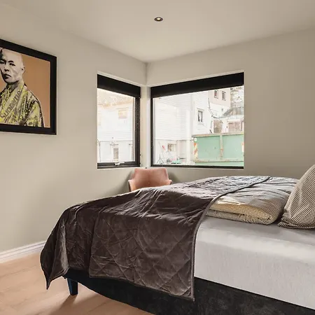 Trolltunga Atmosphere * Odda