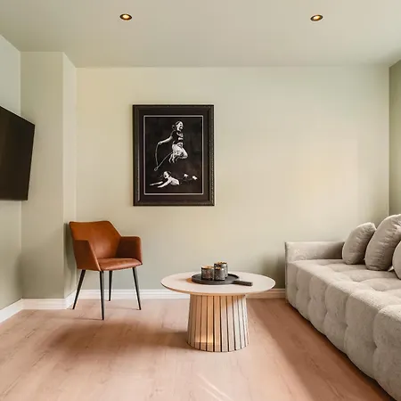 Trolltunga Atmosphere * Odda